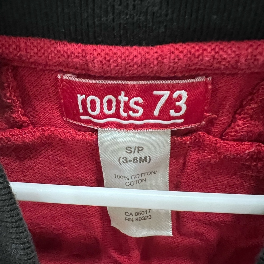 ❤️4/$20 Vintage Roots Kids Red Canada Jersey - Picture 3 of 4